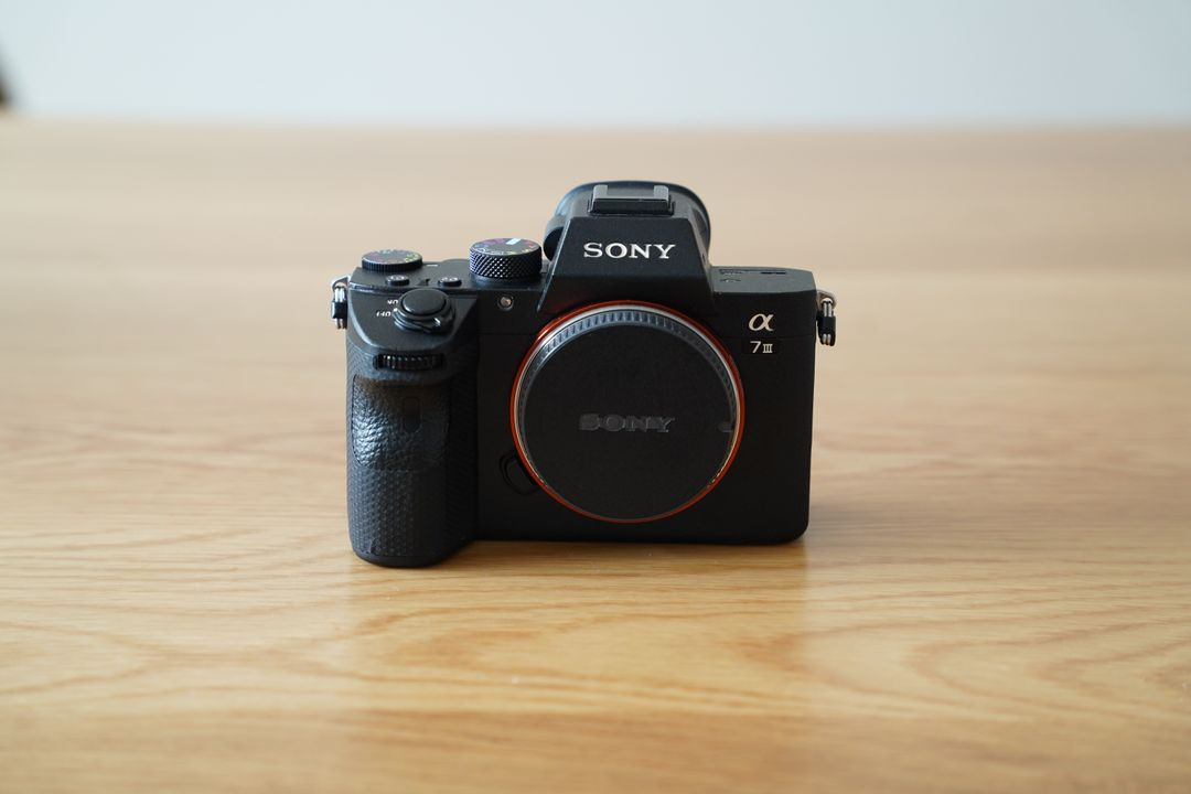 풀프레임 미러리스 소니 a7m3 바디 + 그립 + 핸드스트랩 세트 이미지