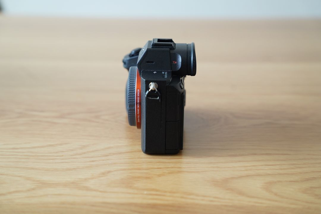 풀프레임 미러리스 소니 a7m3 바디 + 그립 + 핸드스트랩 세트 이미지