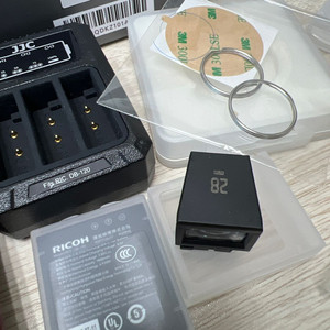 리코 GR4 모노크롬 이미지