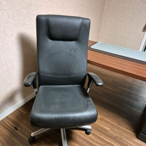 한샘 바퀴달린 책상의자 이미지