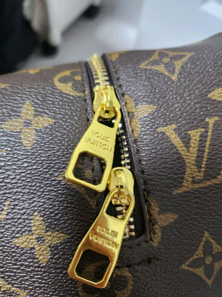 류이비뚕 빅파우치 이미지