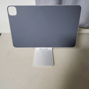 니케 아이패드 마그네틱 무선 충전 거치대 Madsnap Air Charge (아이패드 프로 13 M4 M5) 이미지