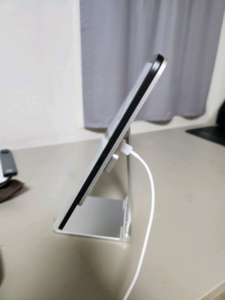 니케 아이패드 마그네틱 무선 충전 거치대 Madsnap Air Charge (아이패드 프로 13 M4 M5) 이미지