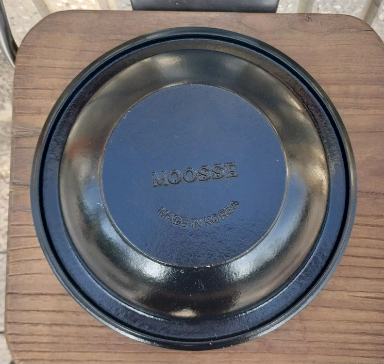 (중고)MOOSSE 무쇠솥팝니다(19CM) 이미지