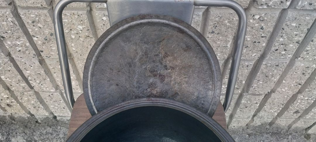 (중고)무쇠 가마솥 팝니다.(24cm/9인용) 이미지