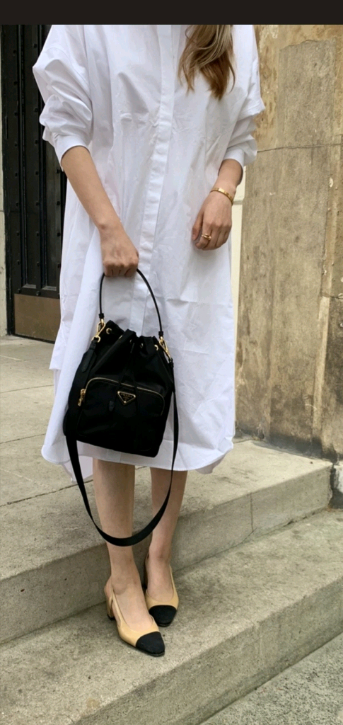 프라다 버킷백 라지 크로스백/숄더백 정품A급(보증서O)구찌루이비통디올고야드샤넬셀린느보테가생로랑발렌시아가버버리가방 이미지