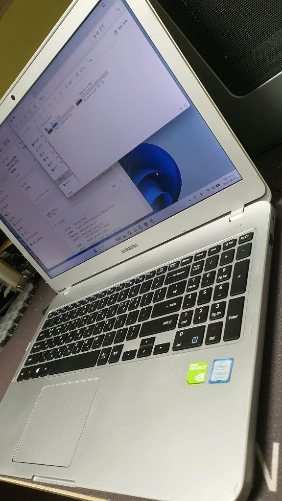 삼성 15인치 노트북.i7-8g-256g+500g 외장그래픽 성능좋음 이미지