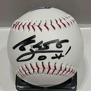 한동희 롯데 로고볼 싸인볼 이미지