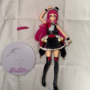 프리파라 소피 피규어 이미지