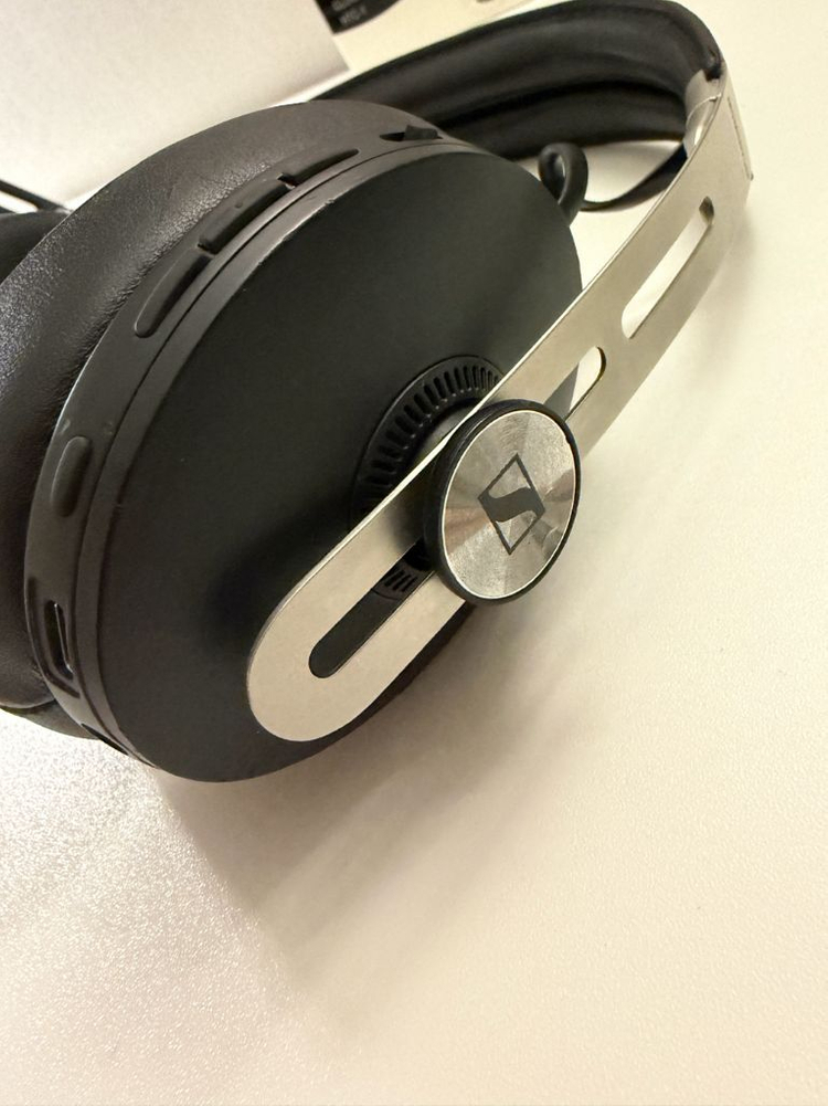 젠하이저 모멘텀3 헤드폰 본품 이미지