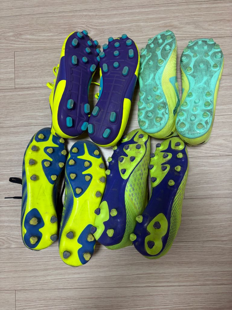 축구화 4개(250mm) + K리그 축구공 2개 묶음 판매 이미지