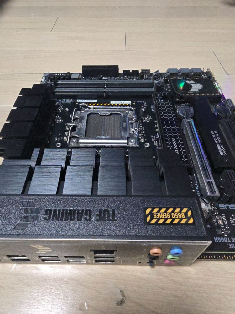 b650m 아수스 터프 메인보드 이미지