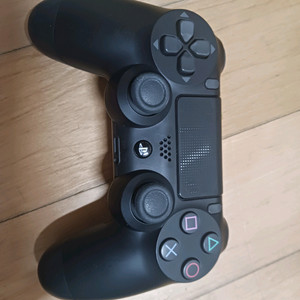 플스4 듀얼쇼크4 이미지