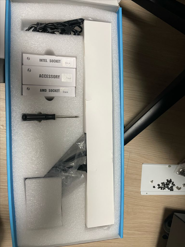 리안리 Hydroshift II LCD-S 360CL 수냉쿨러 판매 합니다 이미지