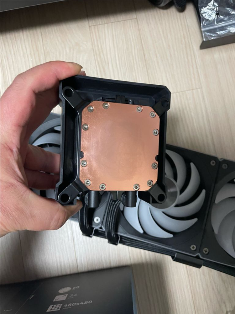 리안리 Hydroshift II LCD-S 360CL 수냉쿨러 판매 합니다 이미지