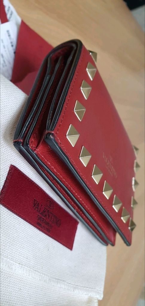 발렌티노 반지갑 카드지갑 정품S급(보증서O)구찌프라다루이비통디올고야드샤넬셀린느보테가생로랑버버리발렌시아가가방 이미지