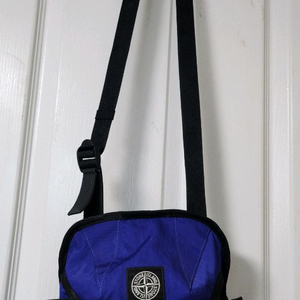 스톤아일랜드 나일론 와펜 패치 트윌 크로스 벨트백 이미지