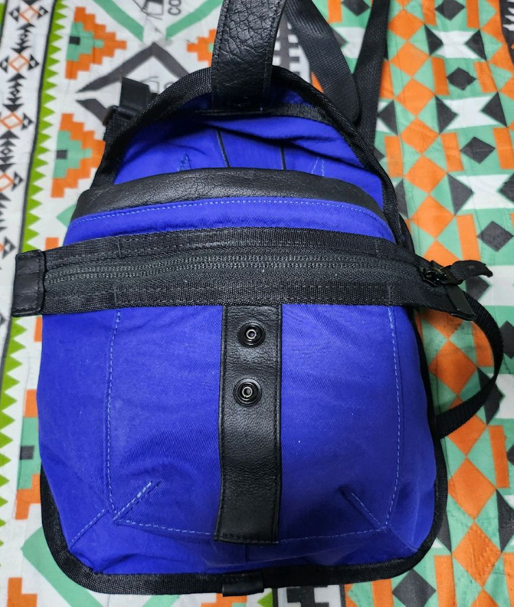 스톤아일랜드 나일론 와펜 패치 트윌 크로스 벨트백 이미지