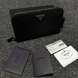 프라다 사피아노 레더 삼각로고 장지갑 이미지