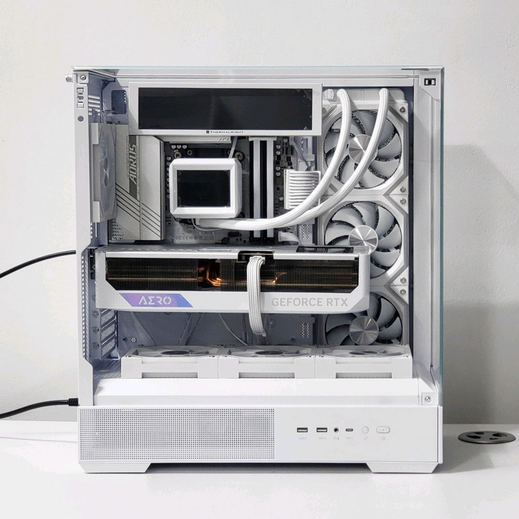 7800X3D 4080 SUPER 컴퓨터 아이온2 배그 붉은사막 이미지