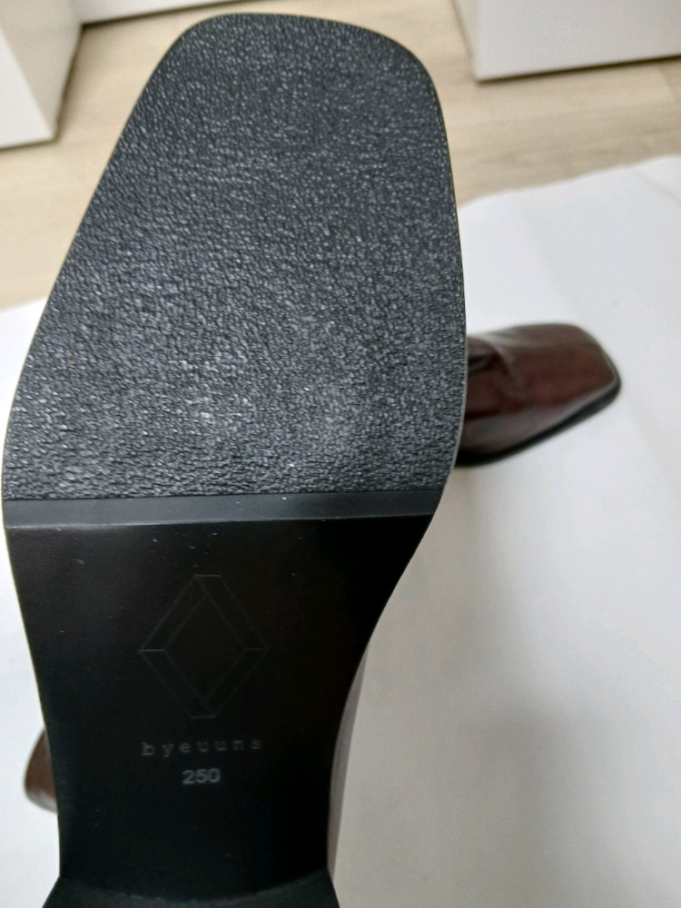 바이언스 가죽 앵클부츠 이미지