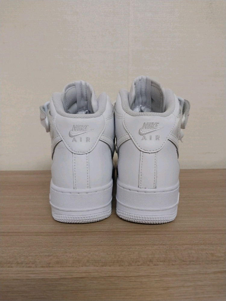 여성 나이키 에어포스1 미드 LE 화이트 운동화 (240) 이미지