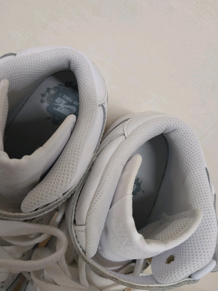 여성 나이키 에어포스1 미드 LE 화이트 운동화 (240) 이미지