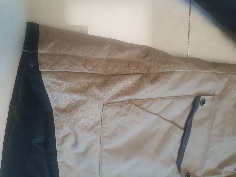 디스커버리 헤비 구스다운 대장급 패딩은 고급 원단 이미지