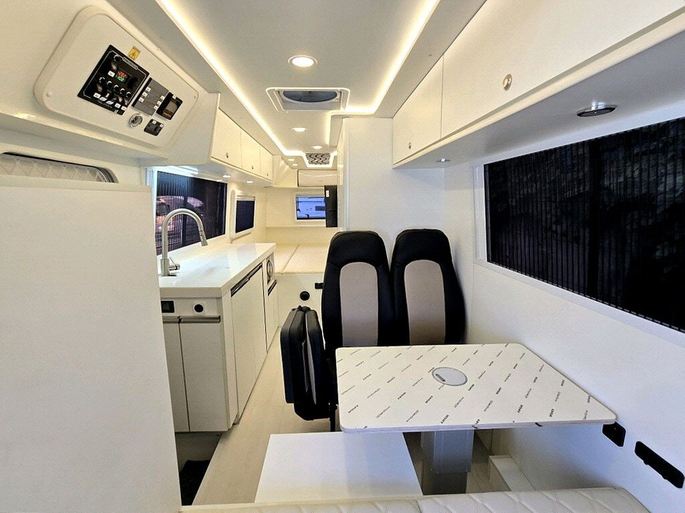 18년 레스타5인승캠핑카(미사용,인산철1200A,6만km)-전액할부됨 이미지