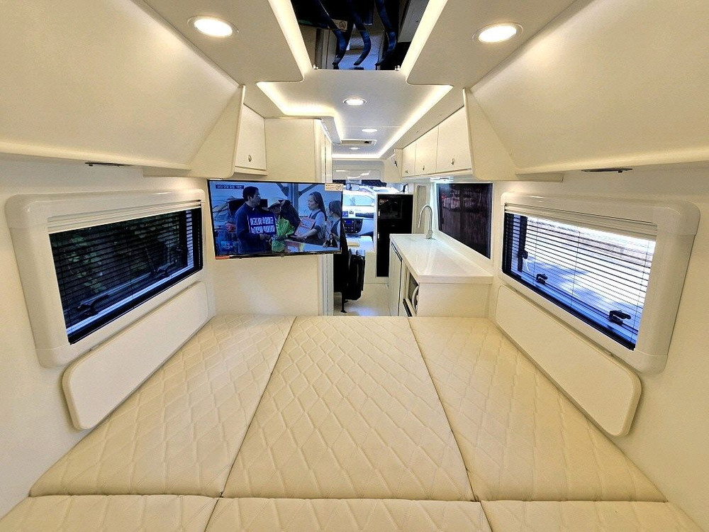 18년 레스타5인승캠핑카(미사용,인산철1200A,6만km)-전액할부됨 이미지