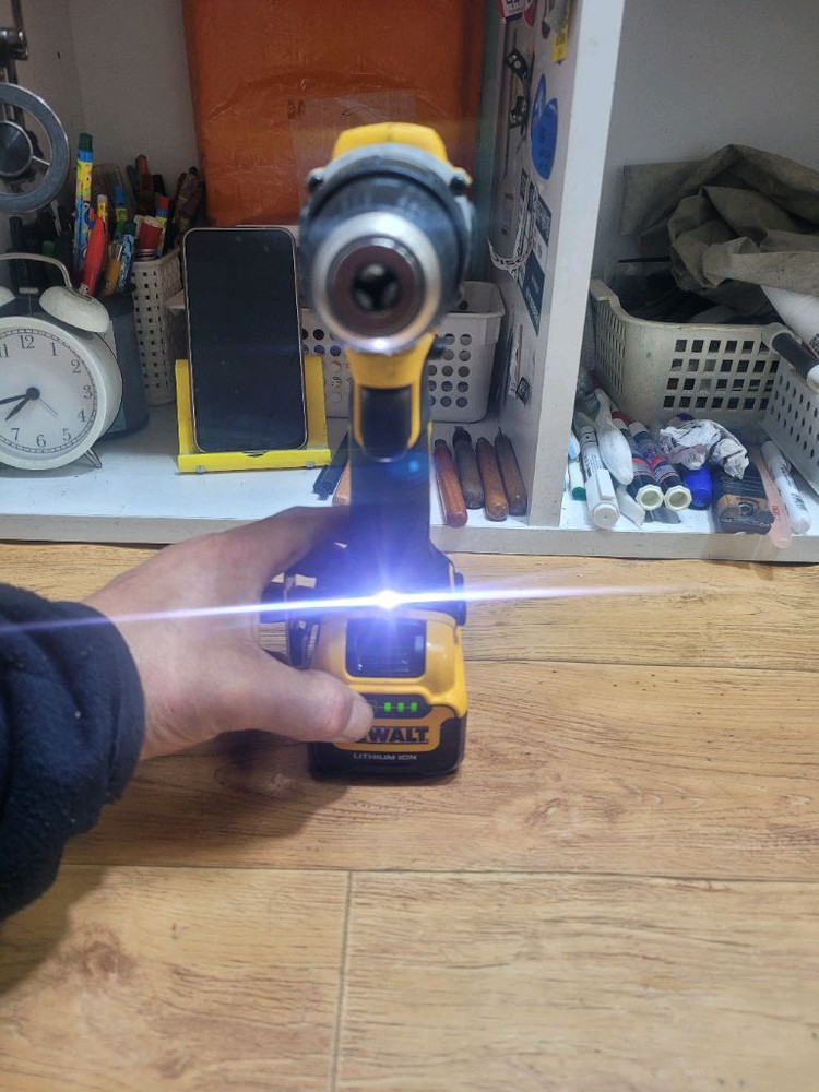 디월트충전드릴드라이버 DCD701 브러쉬리스12V 5.0AH S급 이미지