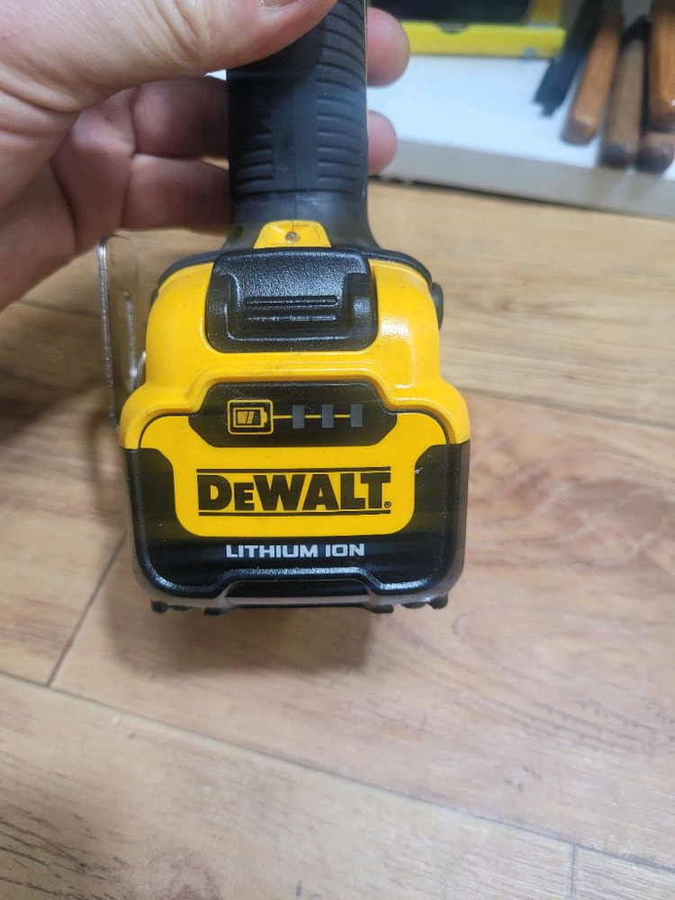 디월트충전드릴드라이버 DCD701 브러쉬리스12V 5.0AH S급 이미지