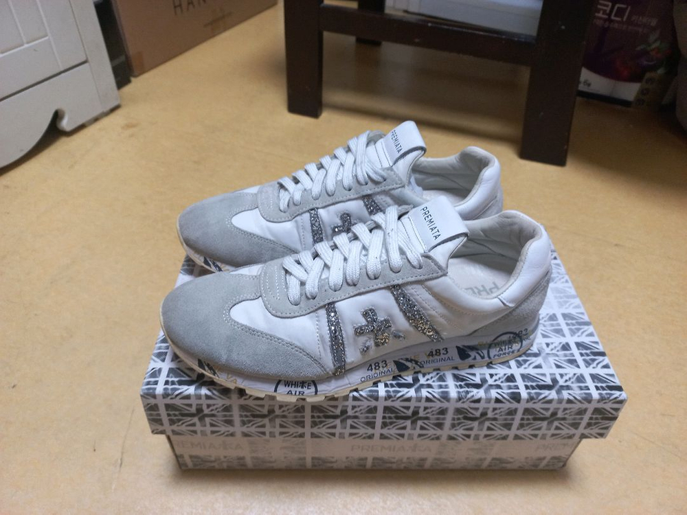 프리미아타 루시 화이트 37사이즈 거의새상품 이미지