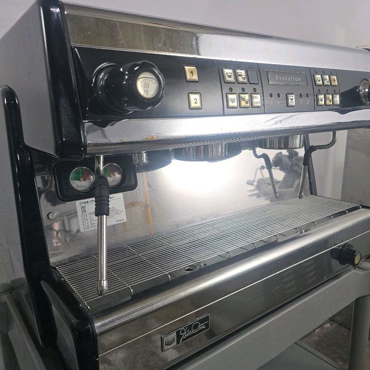 커피 머신 달라코르떼 에볼루션 20.03 2그룹 이미지