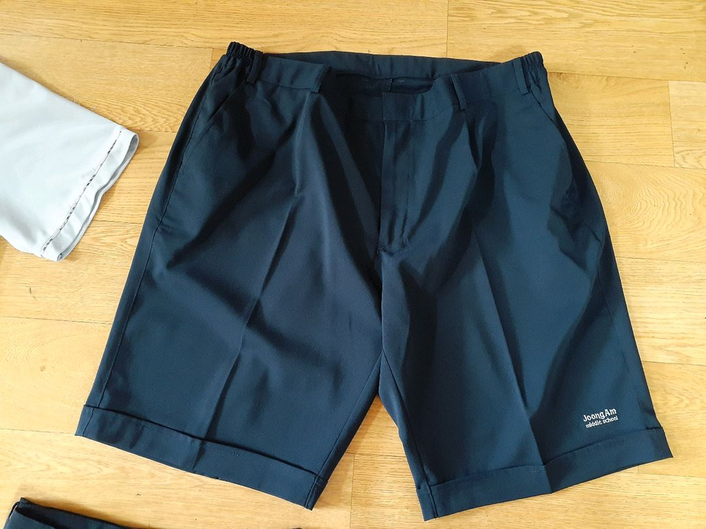 중암 중학교 교복 여름하복 1학년 때 몇번 입어써요 필요하신 분들은 편하게 보세요 전체세트 30000 이미지