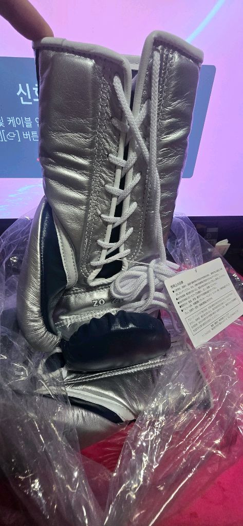 위닝글러브 12온스 커스텀 레이스 스펴셜 로고 이미지