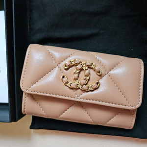 샤넬 퀼팅 카드지갑 이미지