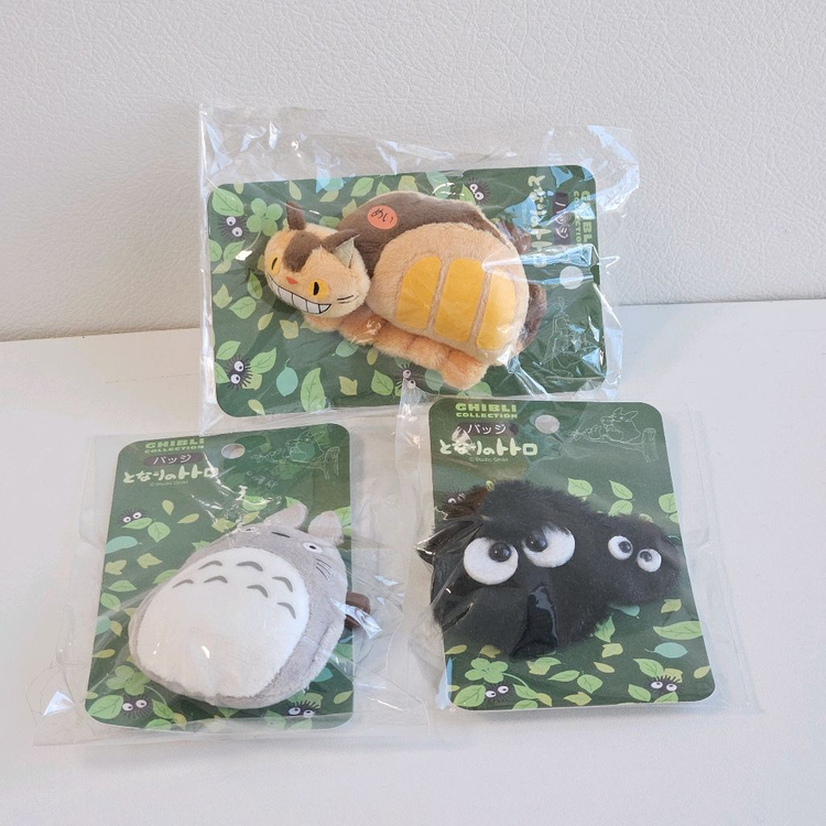 지브리 이웃집토토로 네코버스 마쿠로쿠로스케 브로치 뱃지 이미지