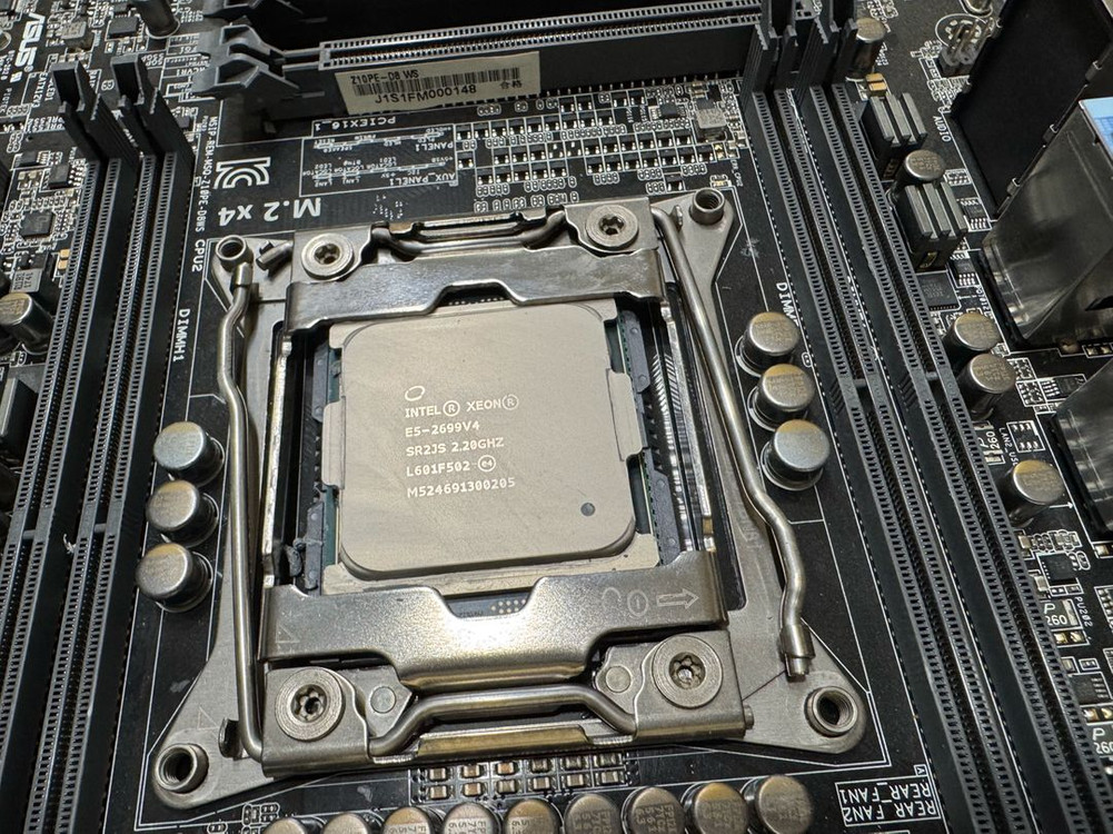 인텔 E5-2699v4 듀얼 / ASUS Z10PE-D8 WS / 128GB DDR4 ECC Reg / 워크스테이션 이미지