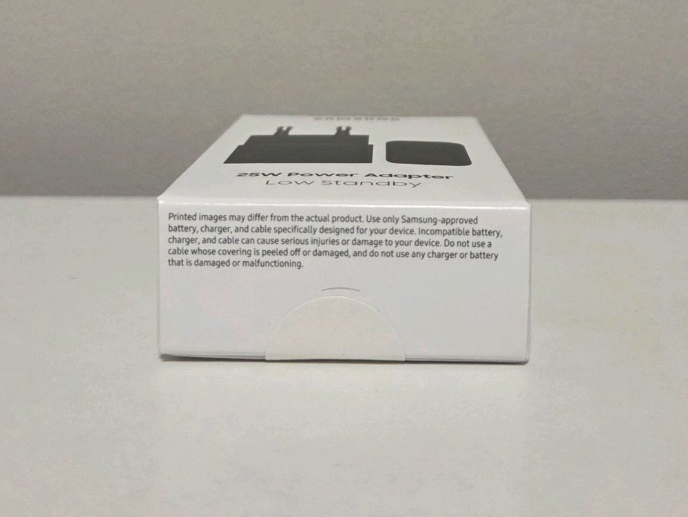 [미개봉 새제품] 삼성 정품 25W 초고속 충전기 + 투키 100W 디스플레이 케이블 세트 이미지
