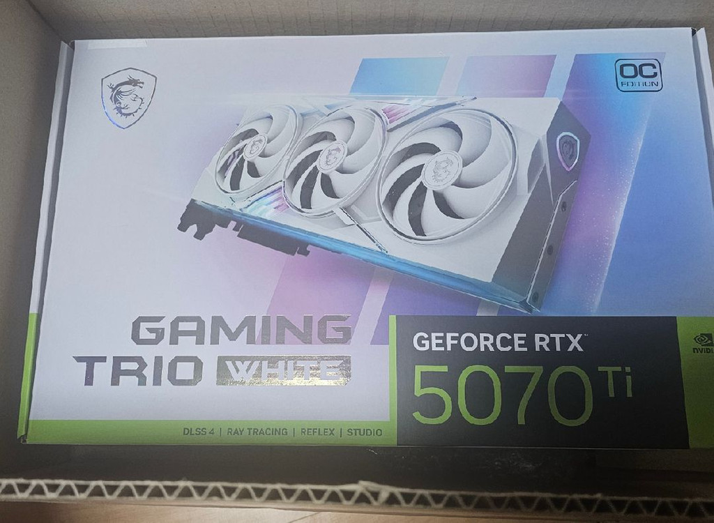 MSI RTX 5070TI TRIO GAMING WHITE 이미지
