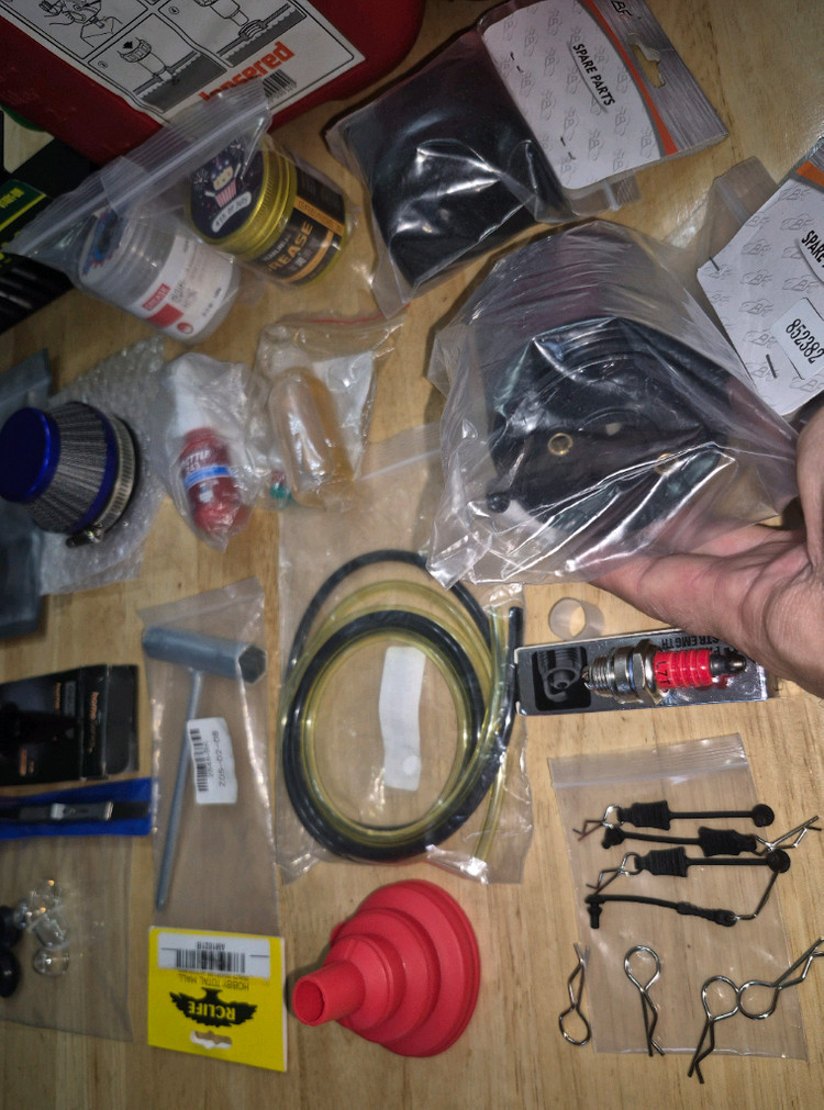 *각종교신(일괄or개별판매)가능*가솔린엔진1/5RC카전용~냄새차단콤비캔+로반부속+알씨카전용공구&일괄~바람에언덕에서 이미지