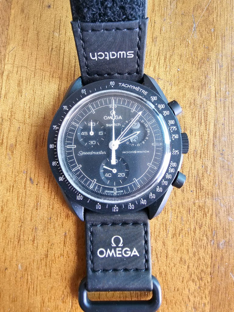 오메가 X 스와치 문스와치 스누피문페이즈 이미지