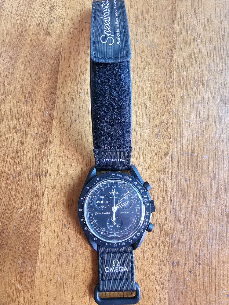 오메가 X 스와치 문스와치 스누피문페이즈 이미지