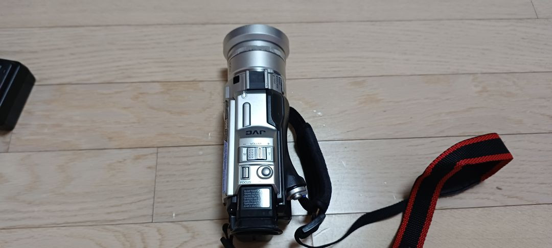 JVC 6mm 캠코더 GR-DV2000KR 판매합니다. 이미지