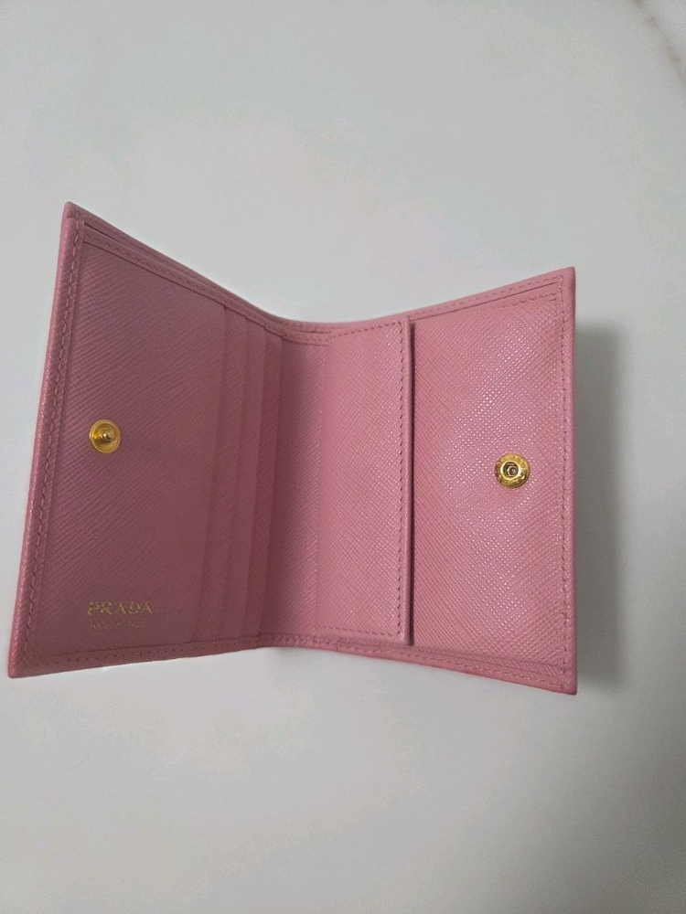 프라다 반지갑 이미지