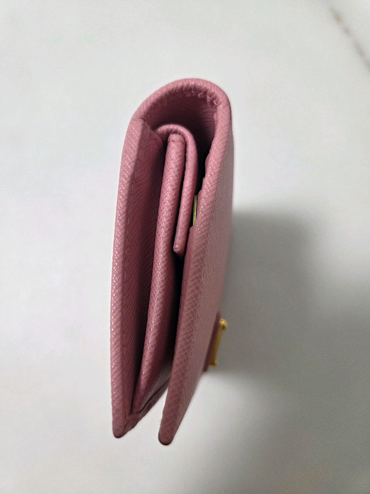 프라다 반지갑 이미지