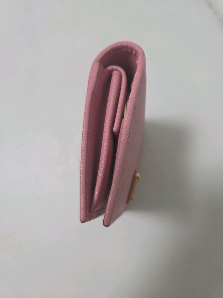 프라다 반지갑 이미지