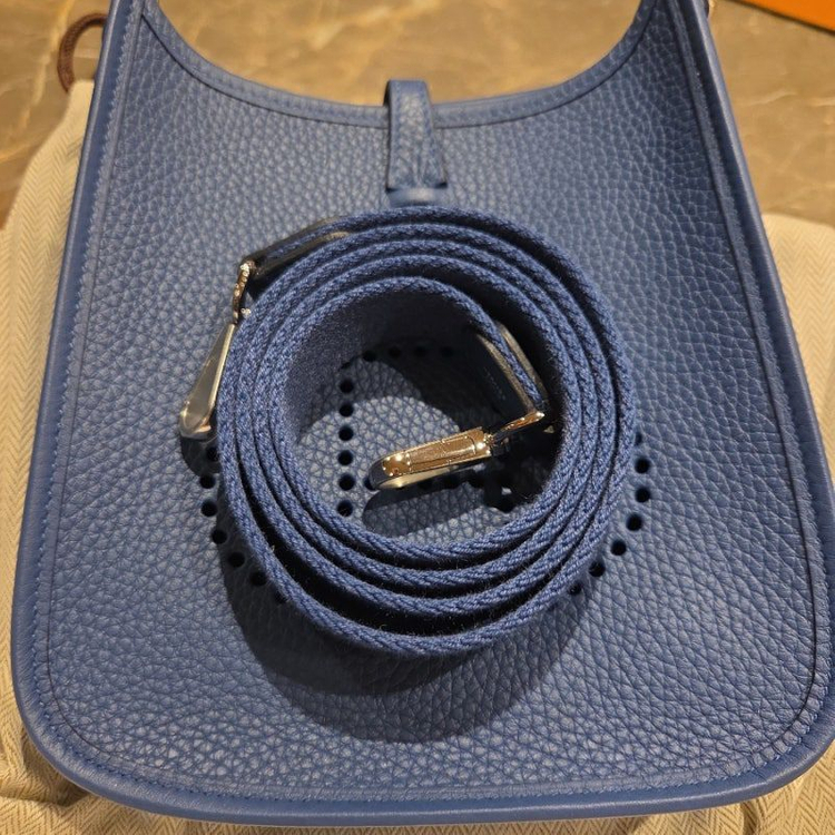 미사용 에르메스 에블린 16 미니 블루타이 은장 이미지