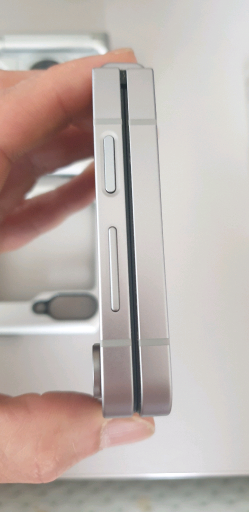 갤럭시 Z플립6 이미지